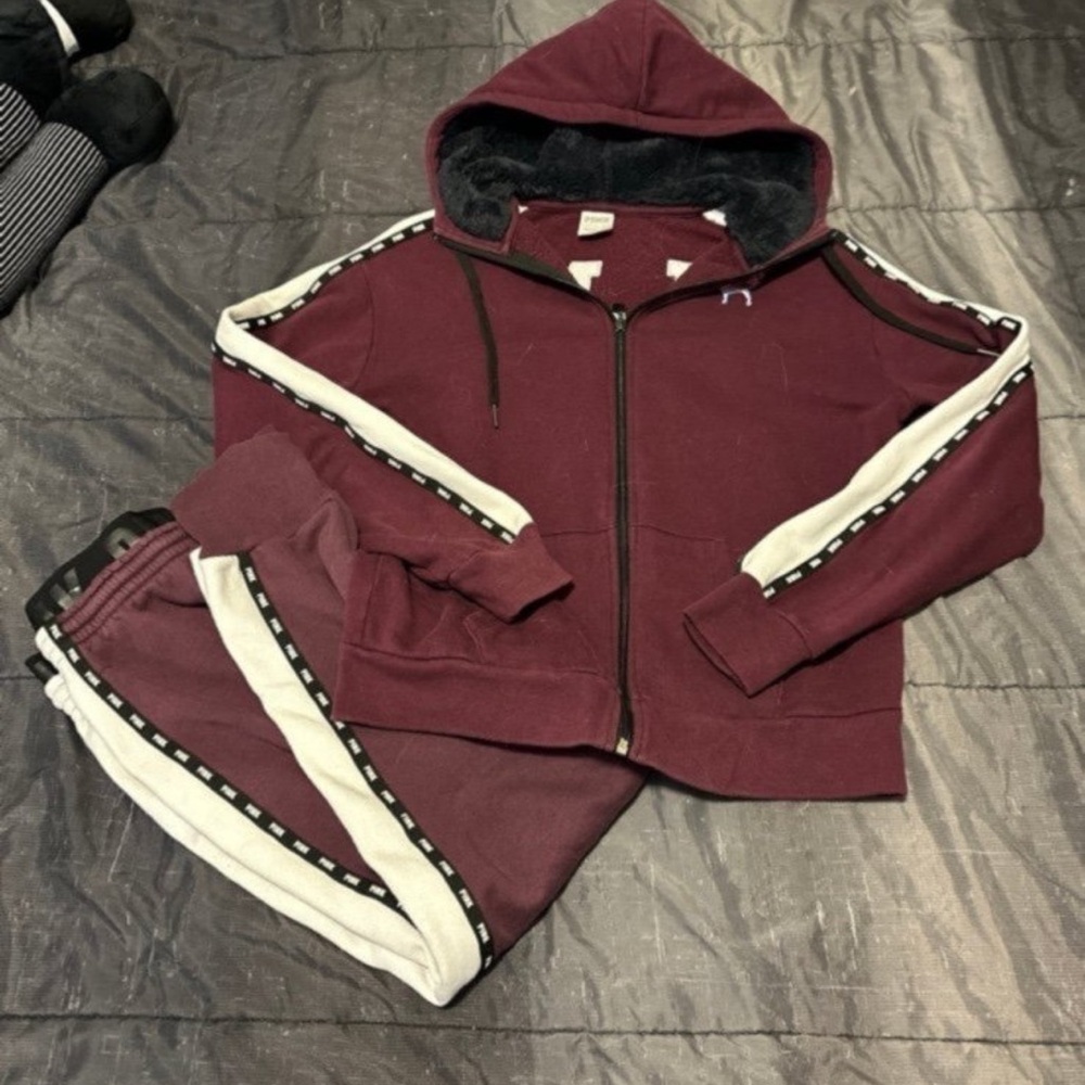 VS/PINK Bling Set! Faux Fur Inside of Hood!